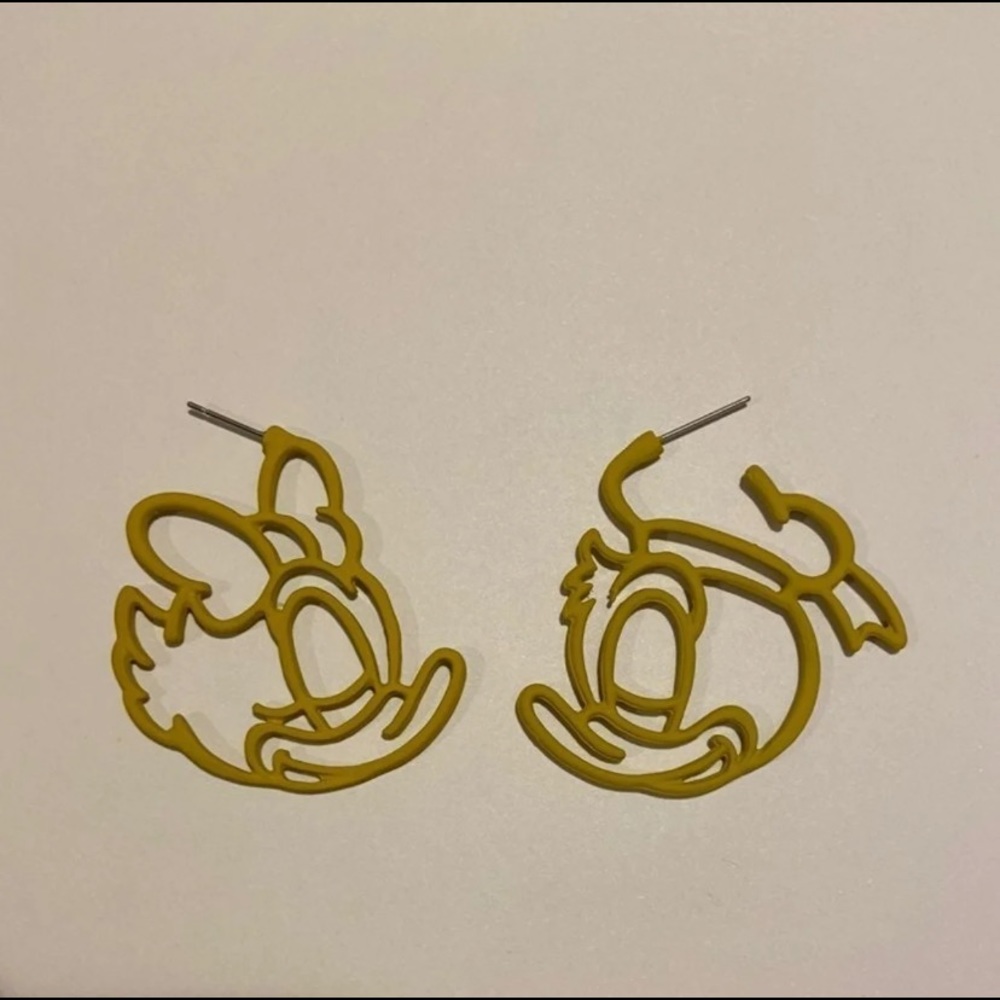 Donald and Daisy Duck Earring